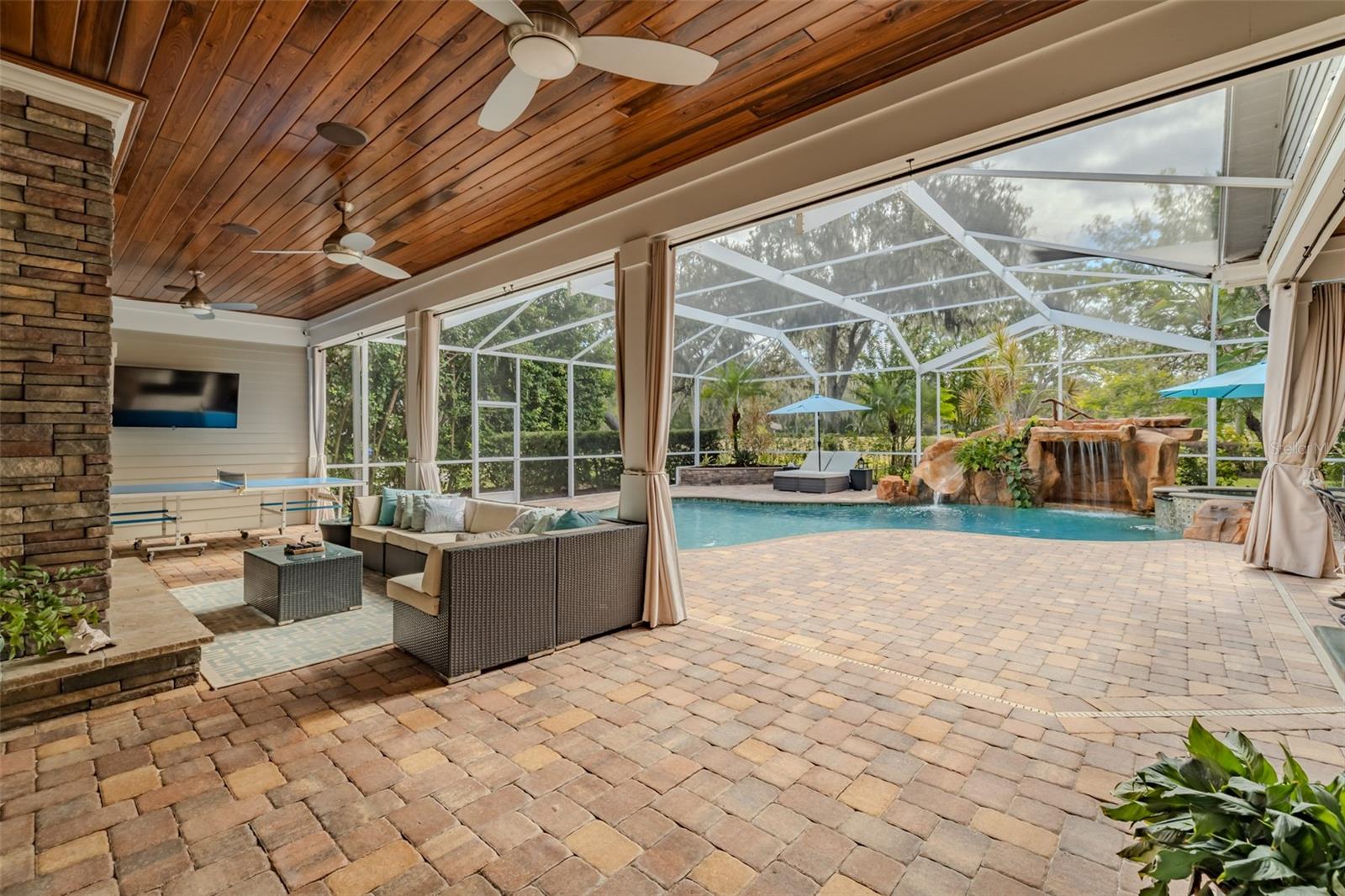 FISH HAWK TRAILS UNITS 01 & 02 - Residential