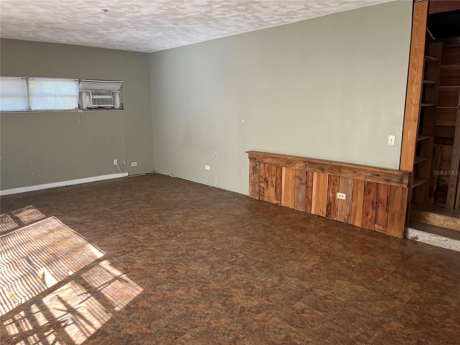 214 W OSCEOLA STREET