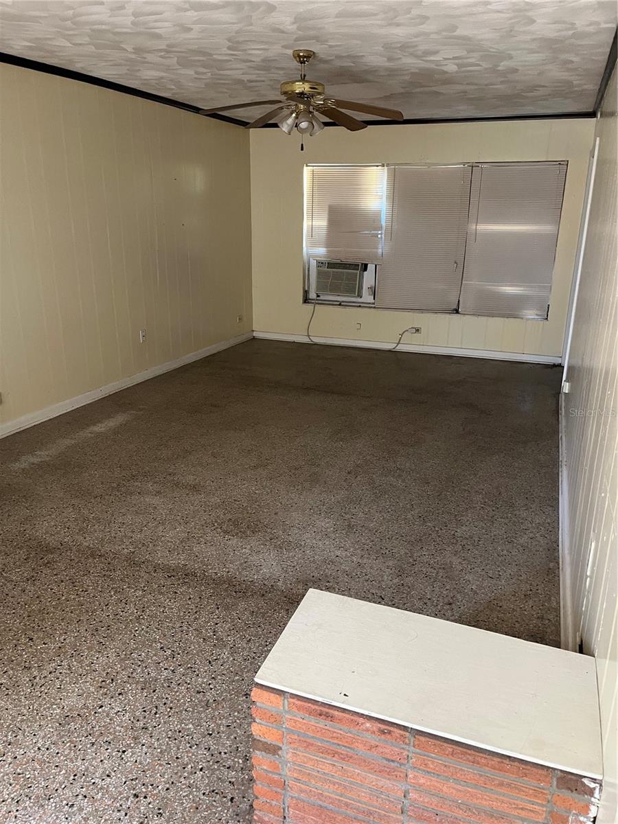 214 W OSCEOLA STREET