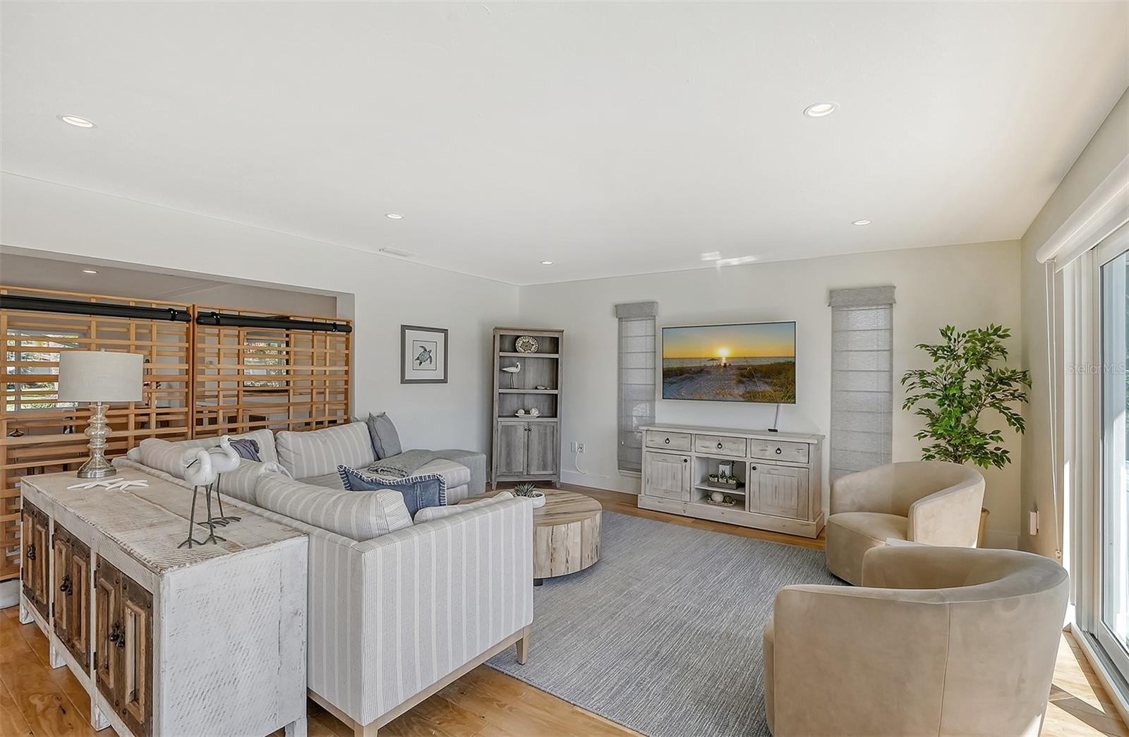 SIESTA ISLES - Residential