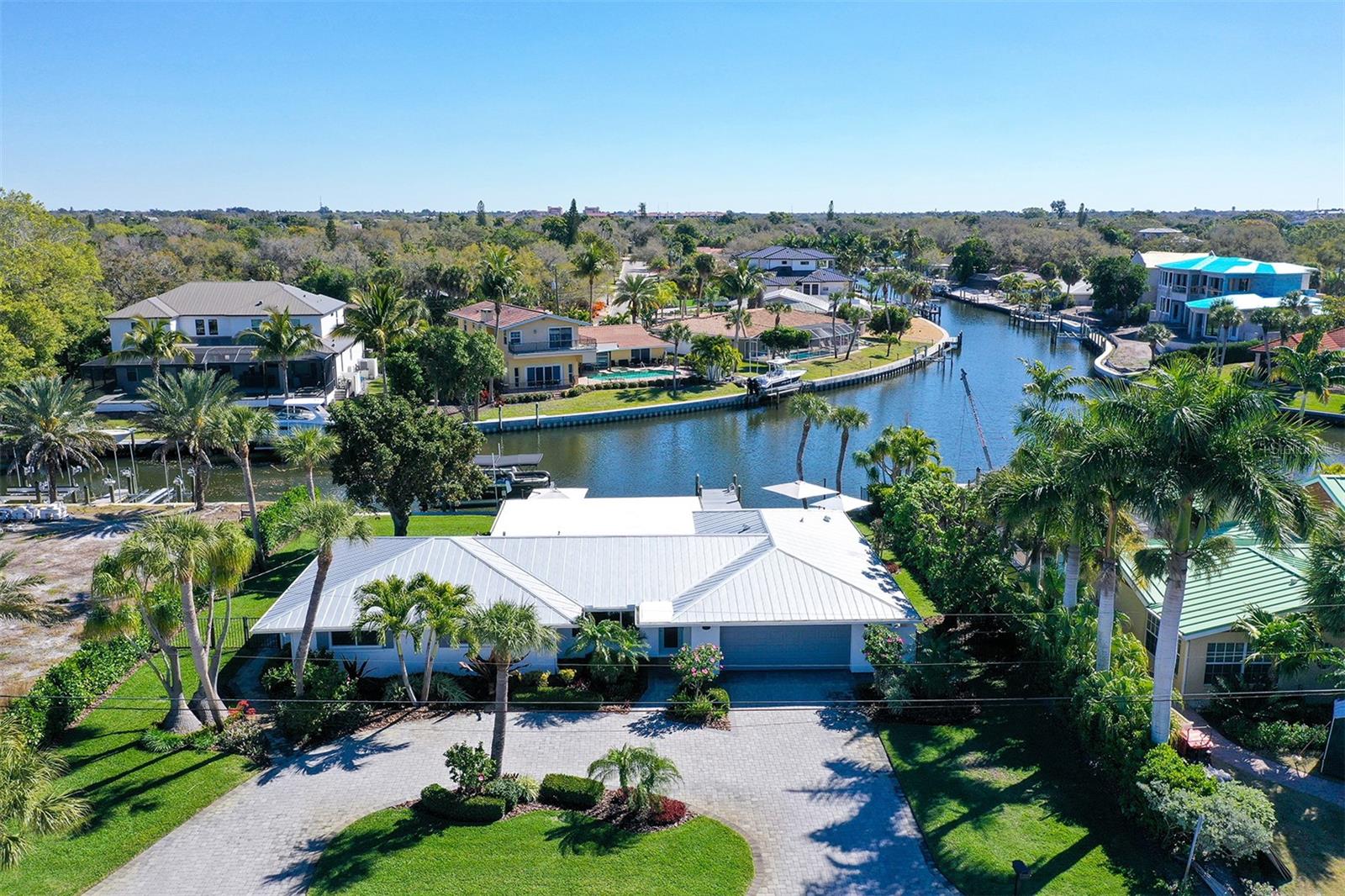 SIESTA ISLES - Residential