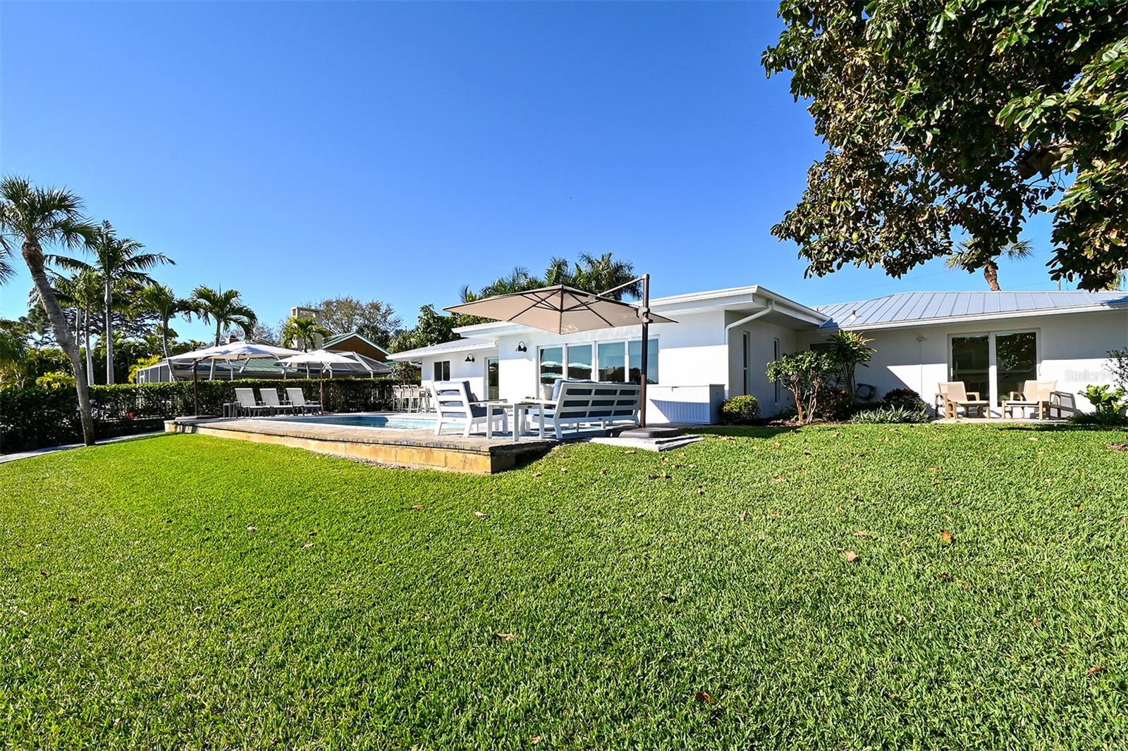 SIESTA ISLES - Residential