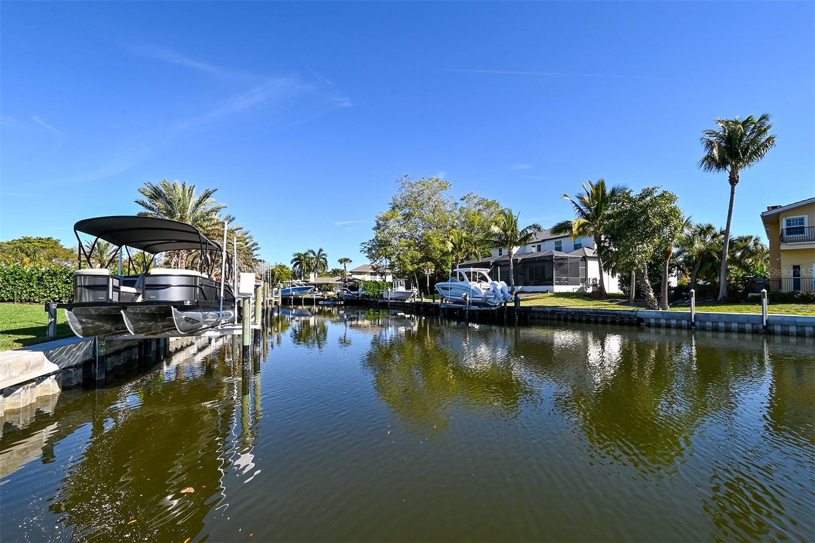 SIESTA ISLES - Residential