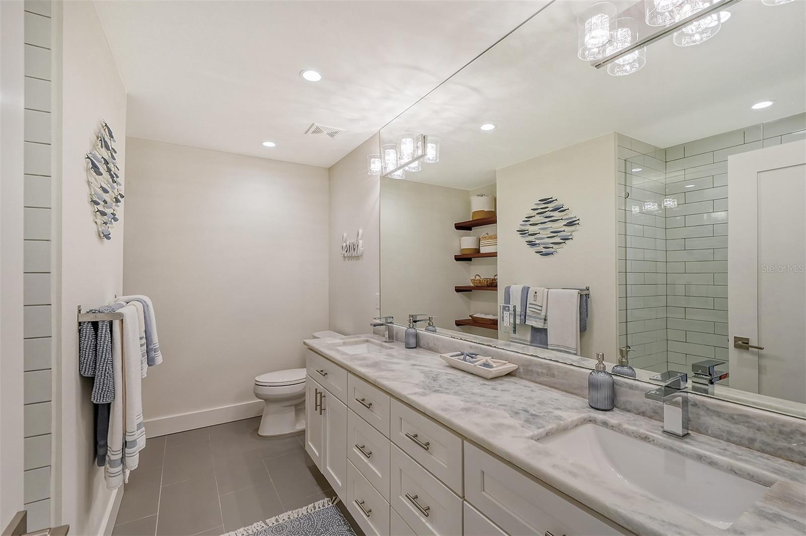 SIESTA ISLES - Residential