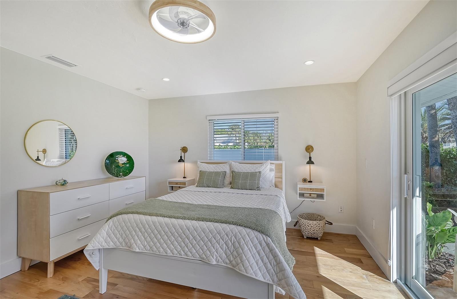 SIESTA ISLES - Residential