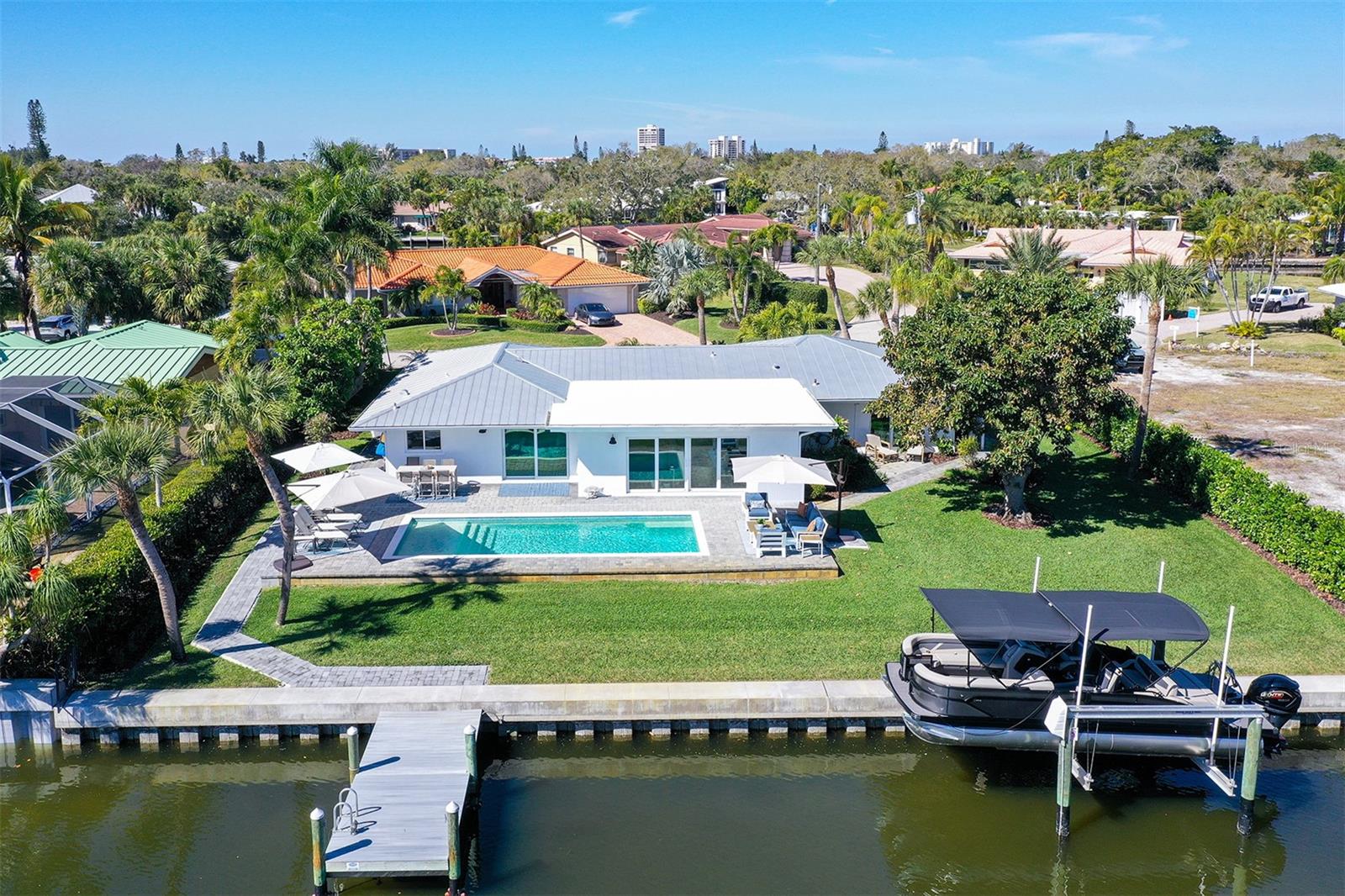 SIESTA ISLES - Residential