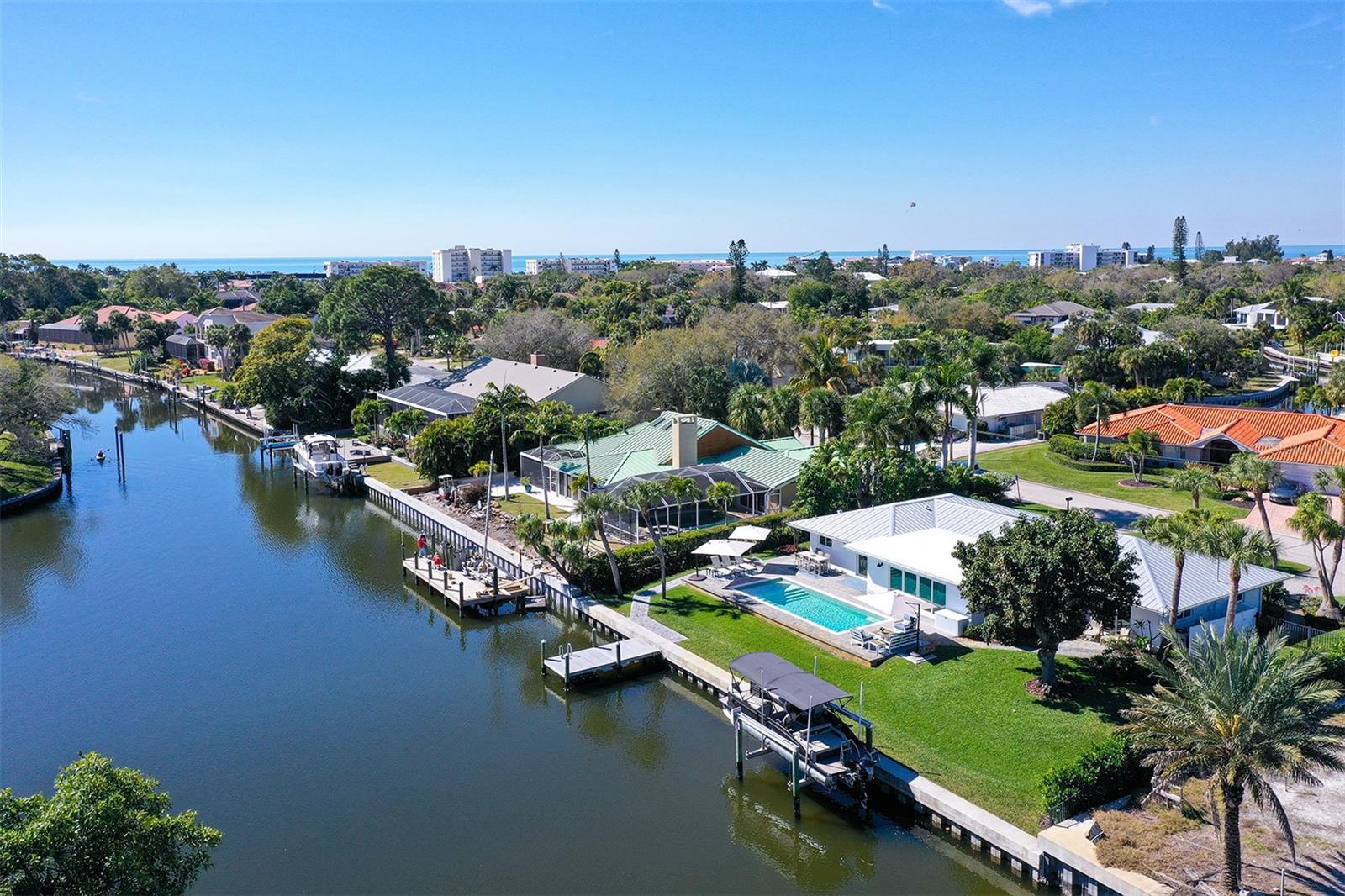 SIESTA ISLES - Residential