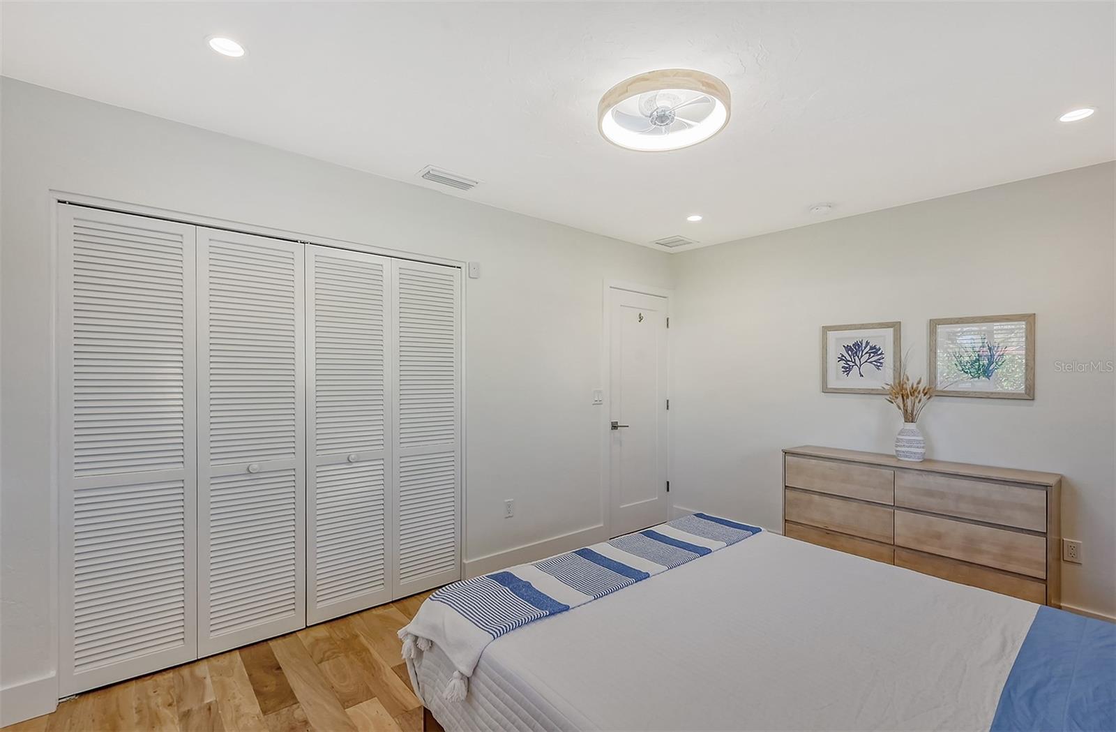 SIESTA ISLES - Residential