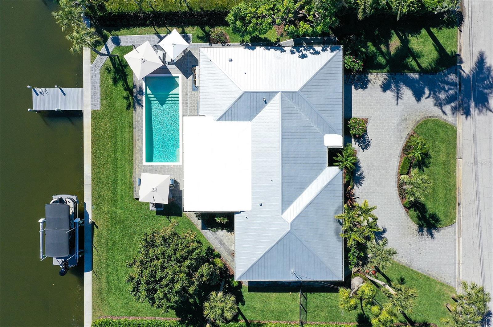 SIESTA ISLES - Residential