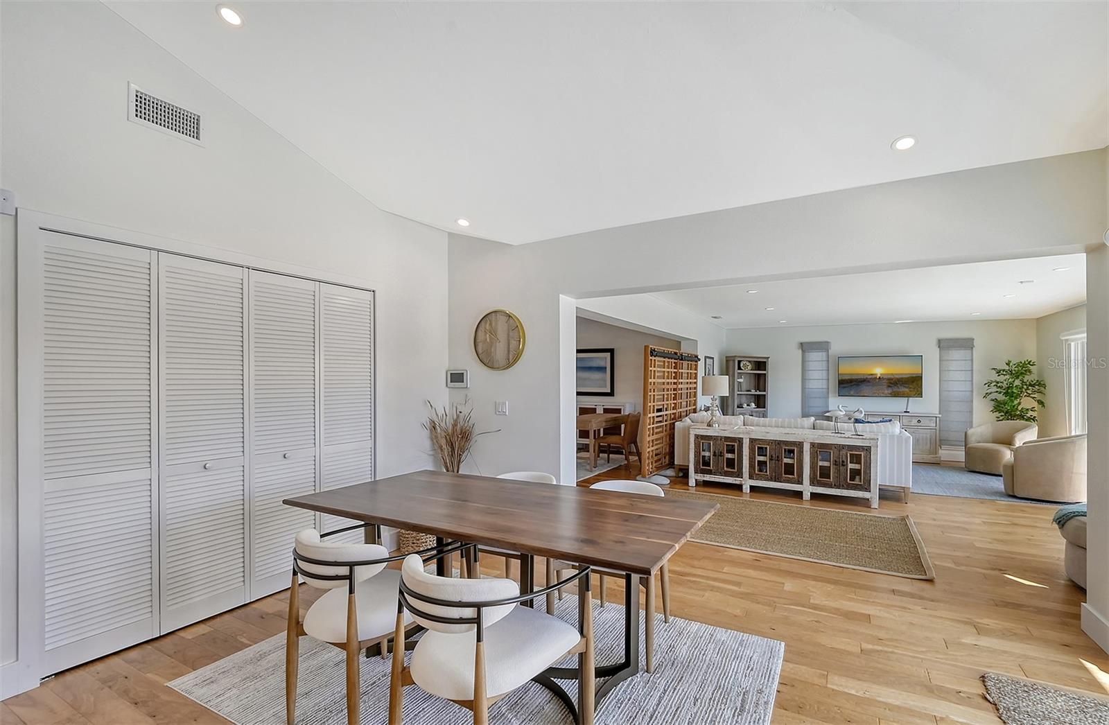 SIESTA ISLES - Residential