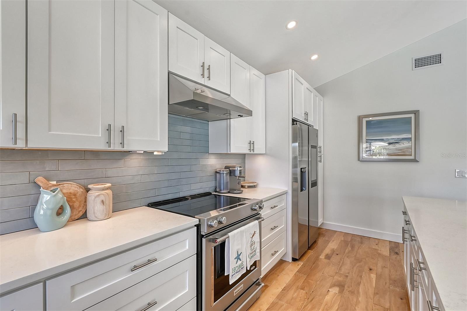 SIESTA ISLES - Residential