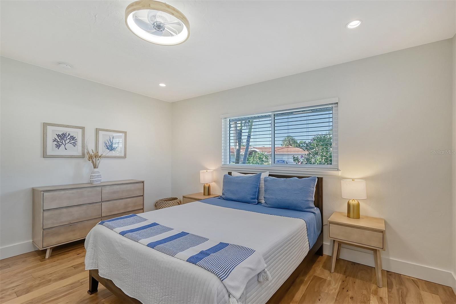 SIESTA ISLES - Residential