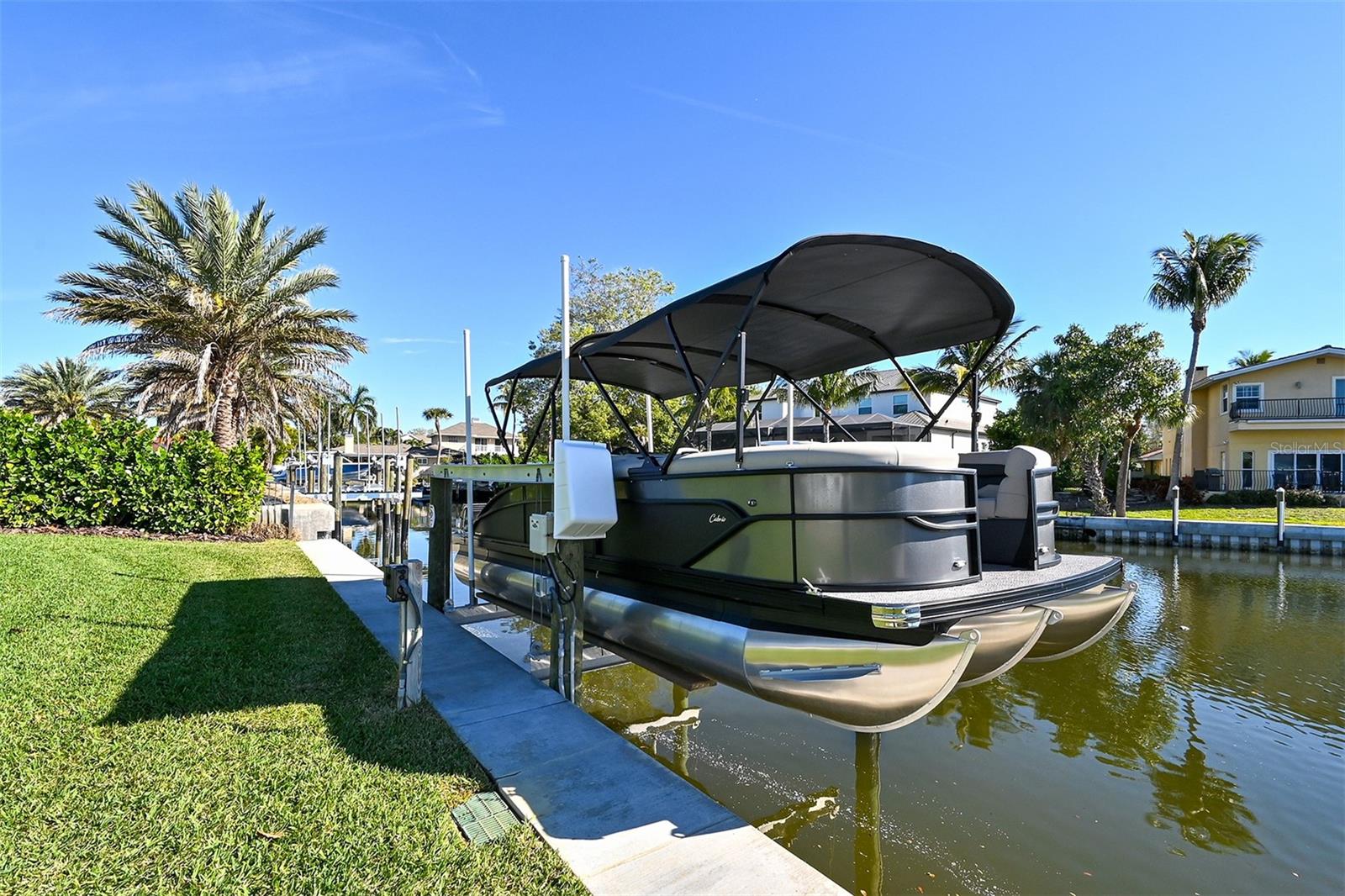 SIESTA ISLES - Residential