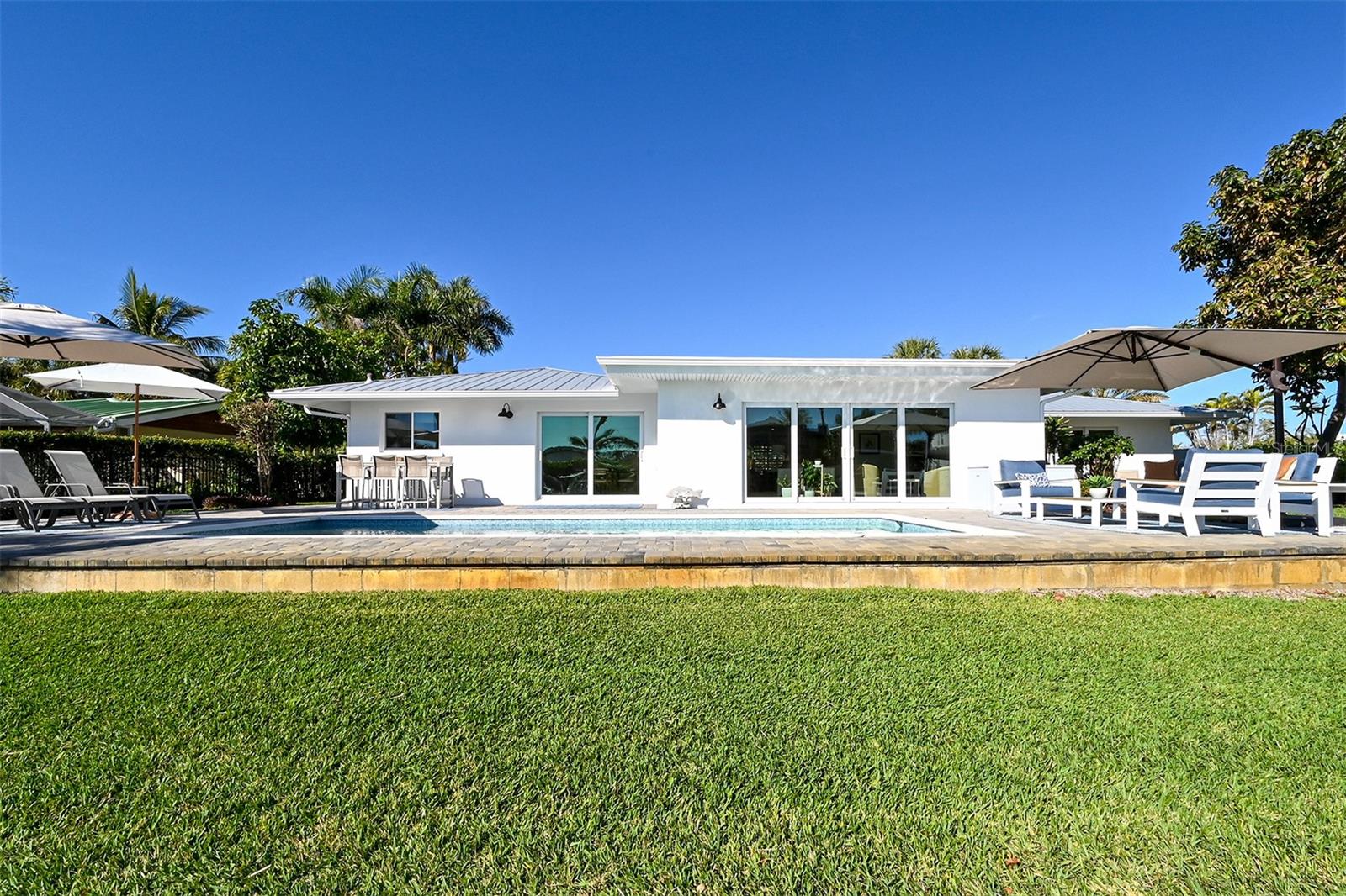 SIESTA ISLES - Residential