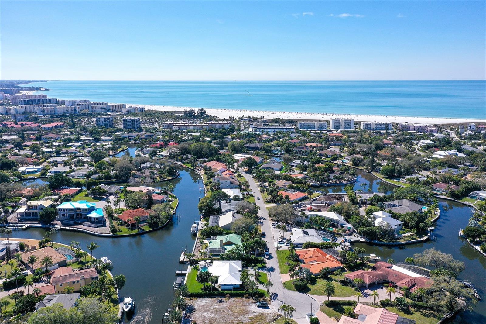 SIESTA ISLES - Residential