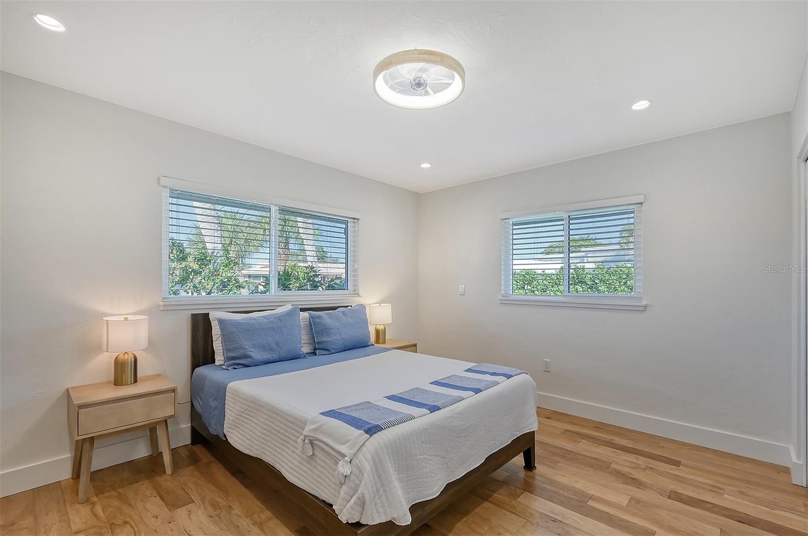 SIESTA ISLES - Residential