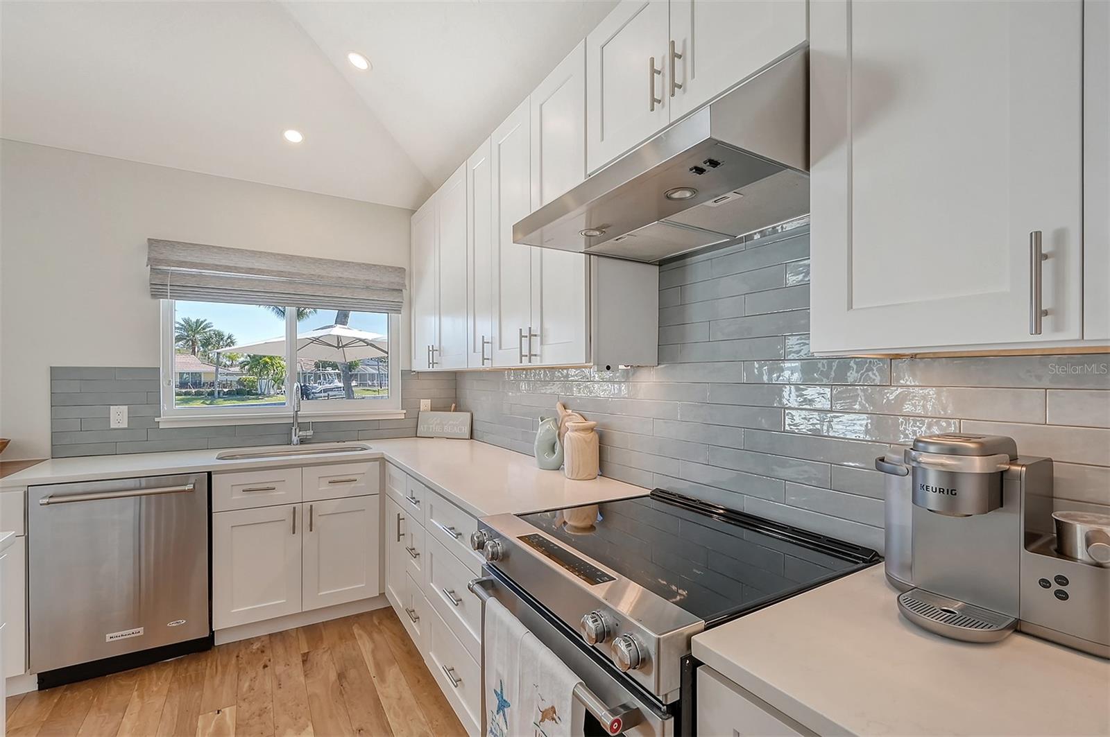 SIESTA ISLES - Residential