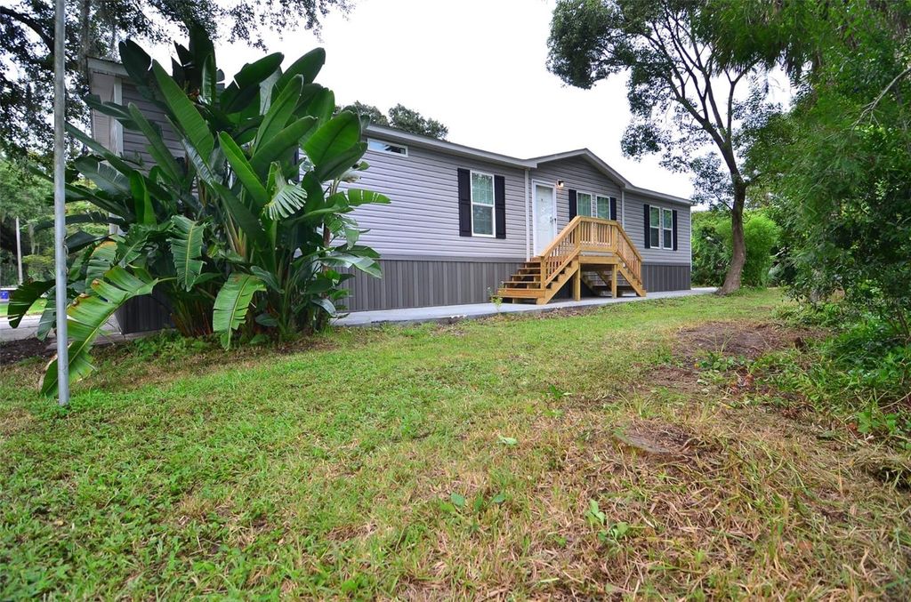 Photo of 515 Twin Lakes Circle, Lakeland, FL 33815 (MLS # G5102267)