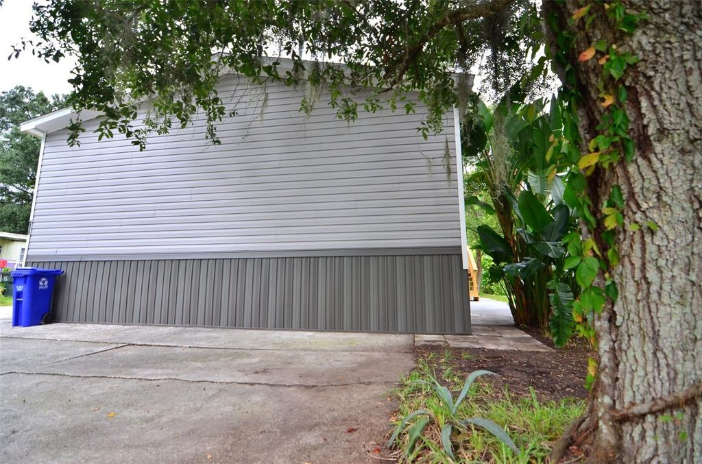 Photo of 515 Twin Lakes Circle, Lakeland, FL 33815 (MLS # G5102267)