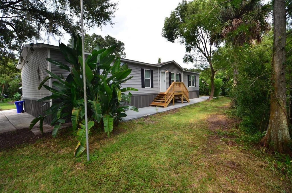 Photo of 515 Twin Lakes Circle, Lakeland, FL 33815 (MLS # G5102267)