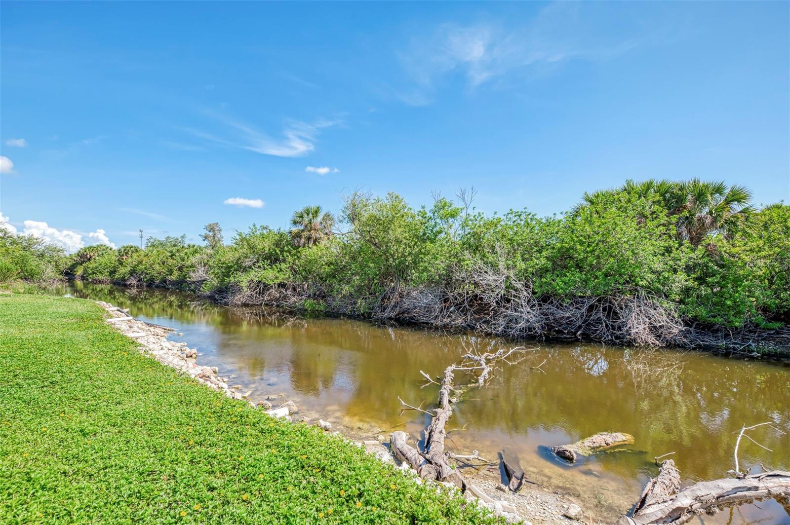 WATERWAYS PH 01 - Residential