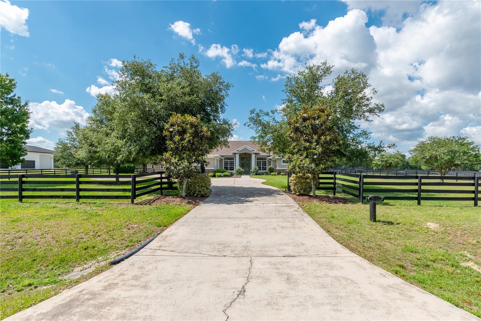 6957 NW 54TH LOOP