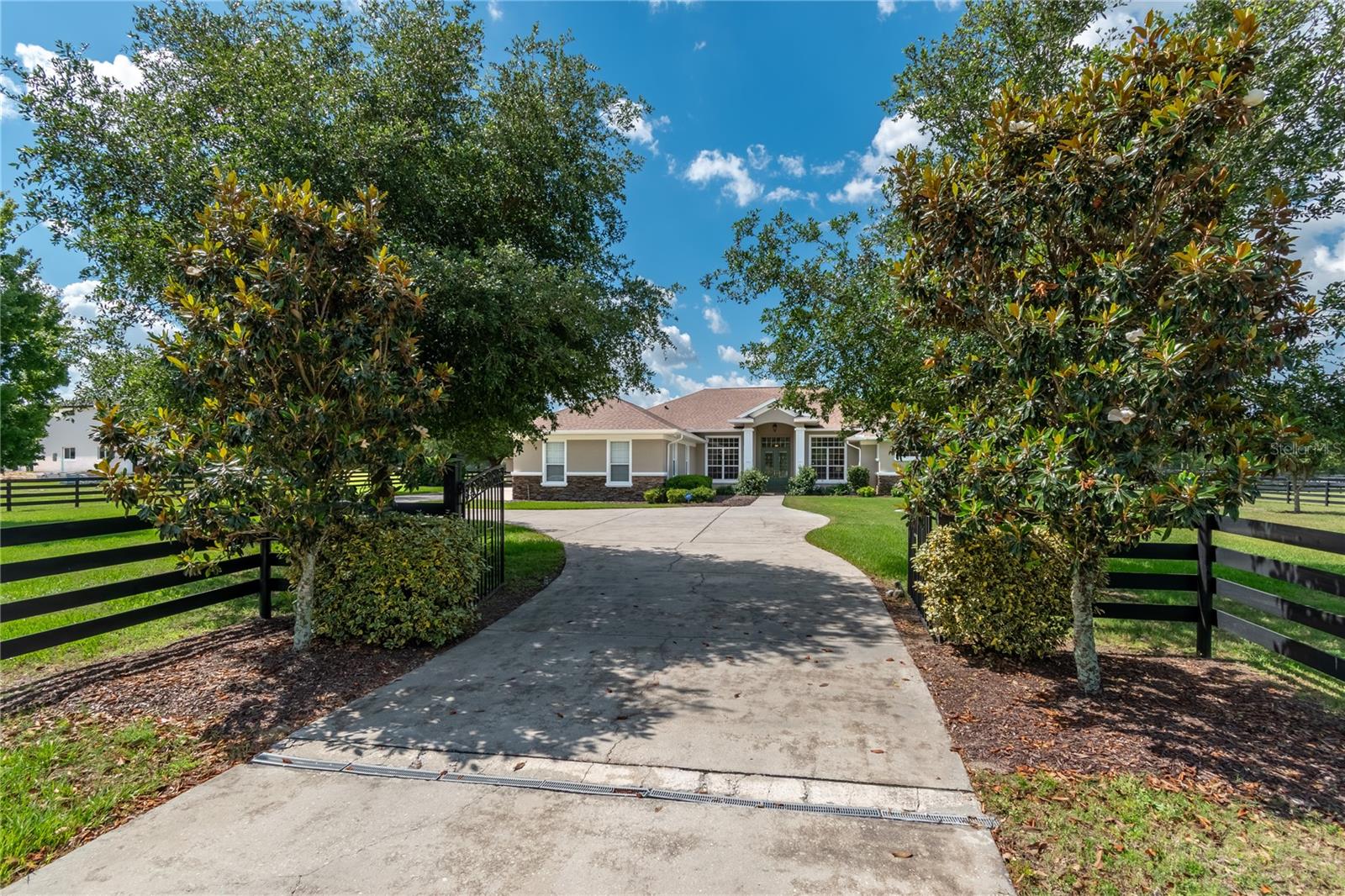 6957 NW 54TH LOOP