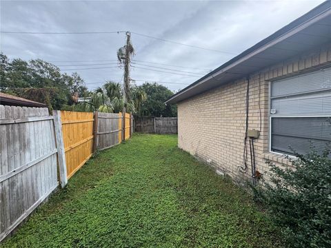 A home in LAKELAND