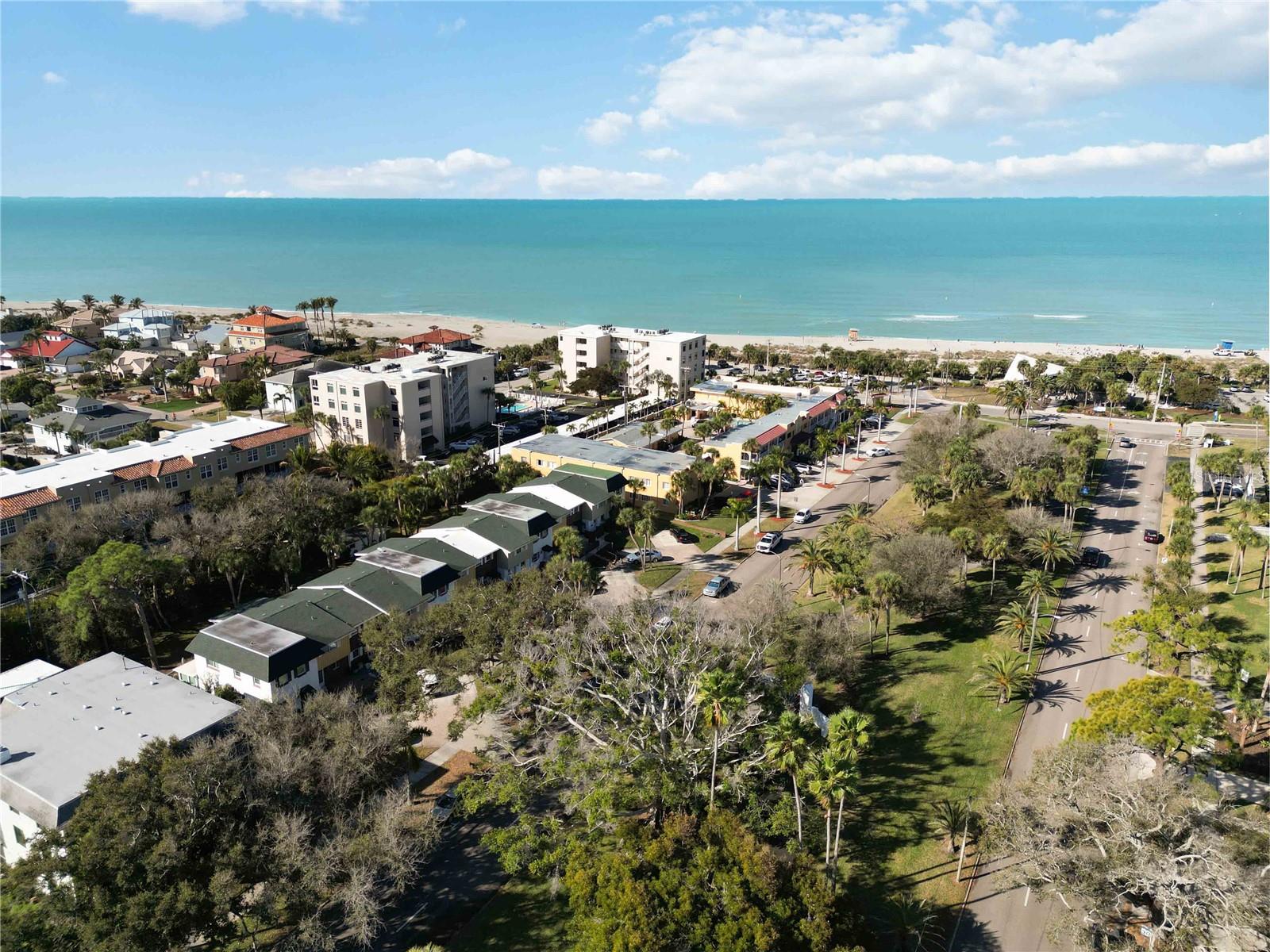 VENICE TOWN HOUSE - Residential
