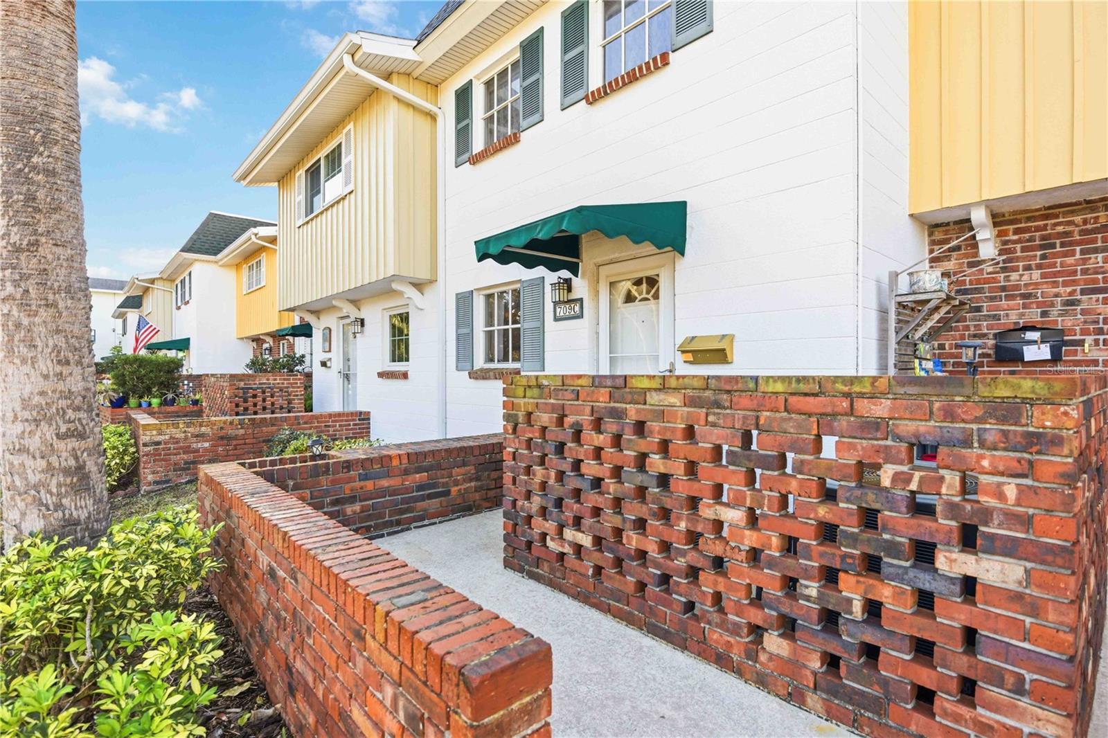 709 W VENICE AVENUE 709C