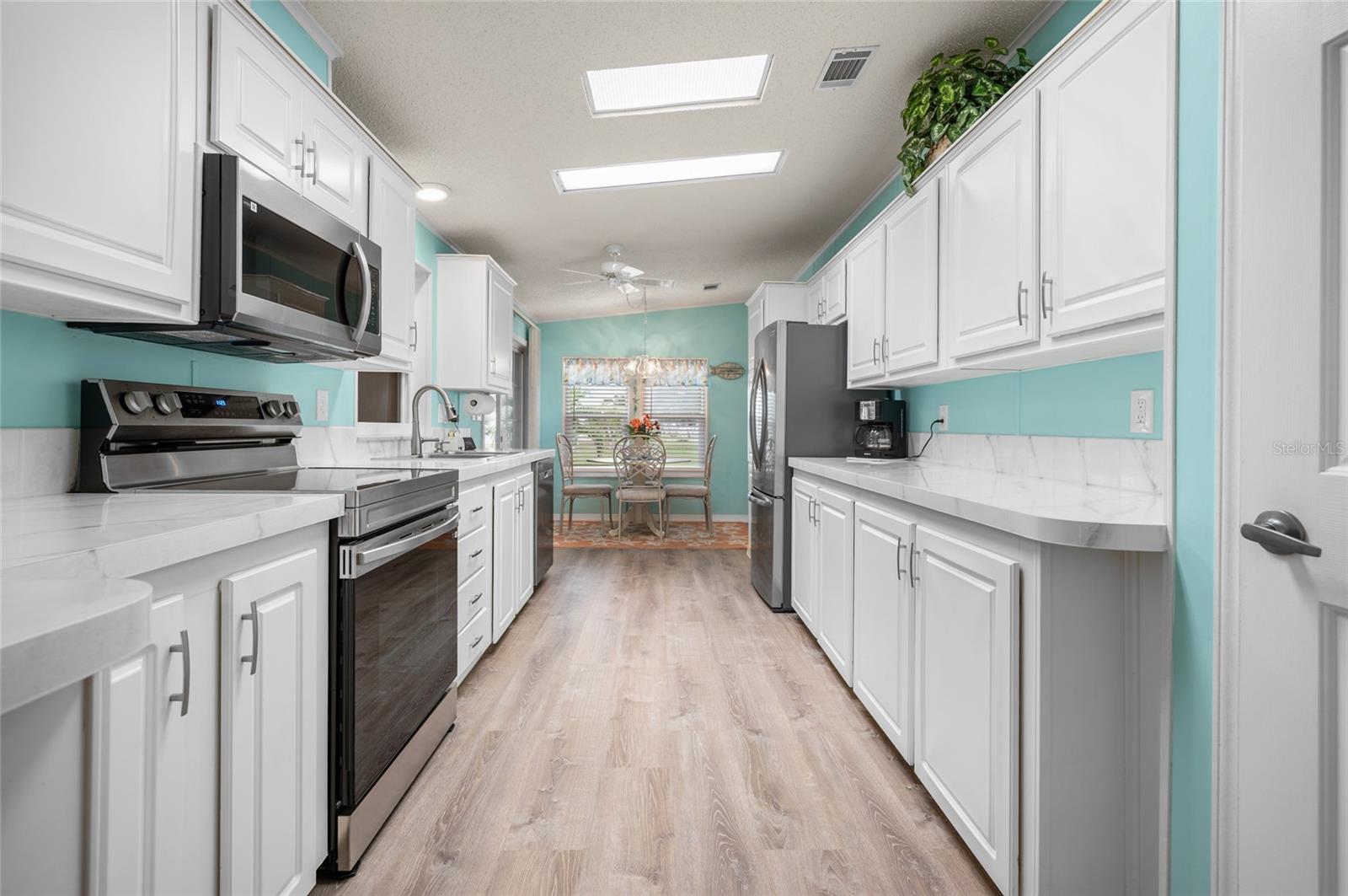 LEMON BAY ISLES PH 03 - Residential