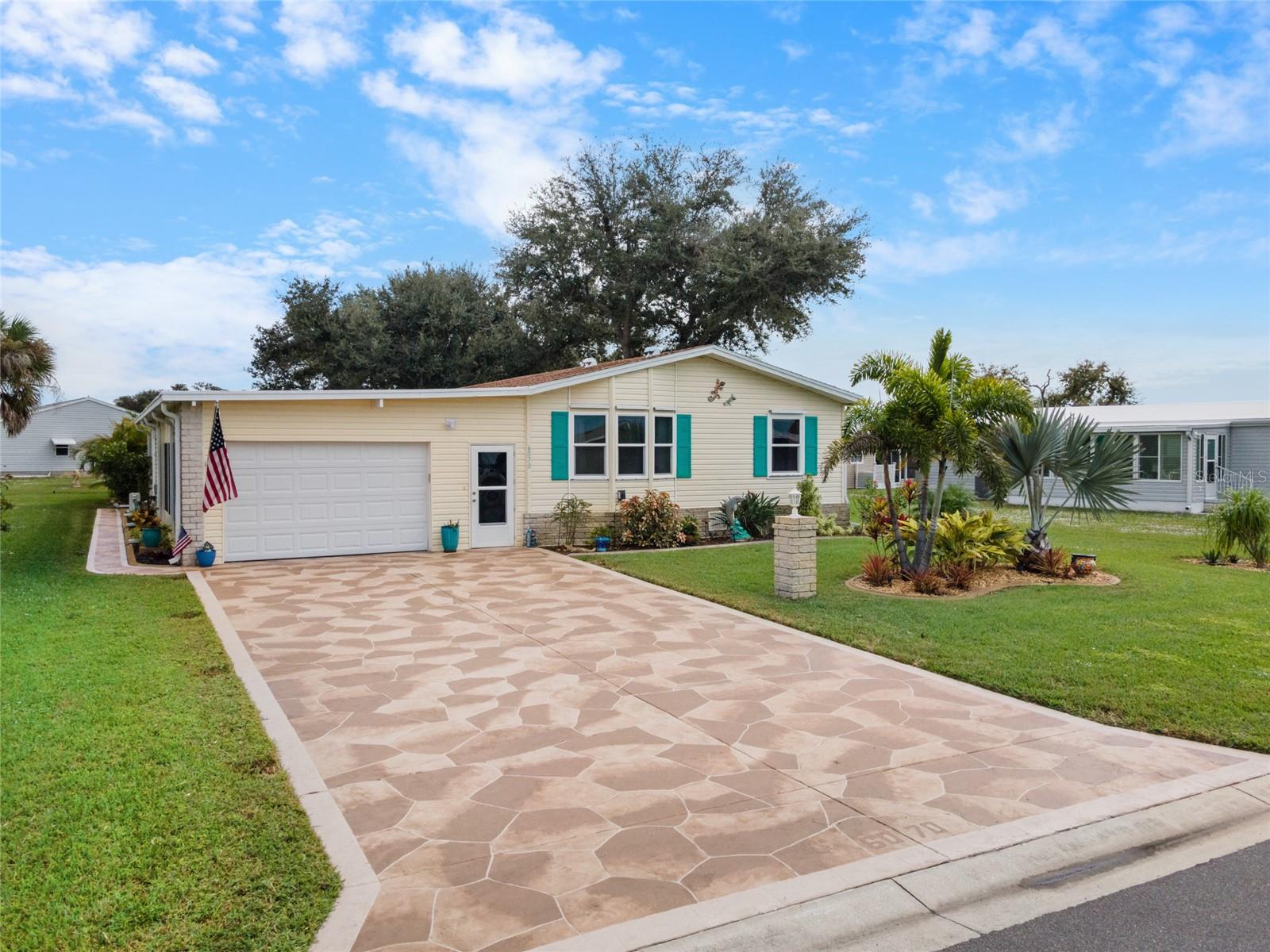 LEMON BAY ISLES PH 03 - Residential