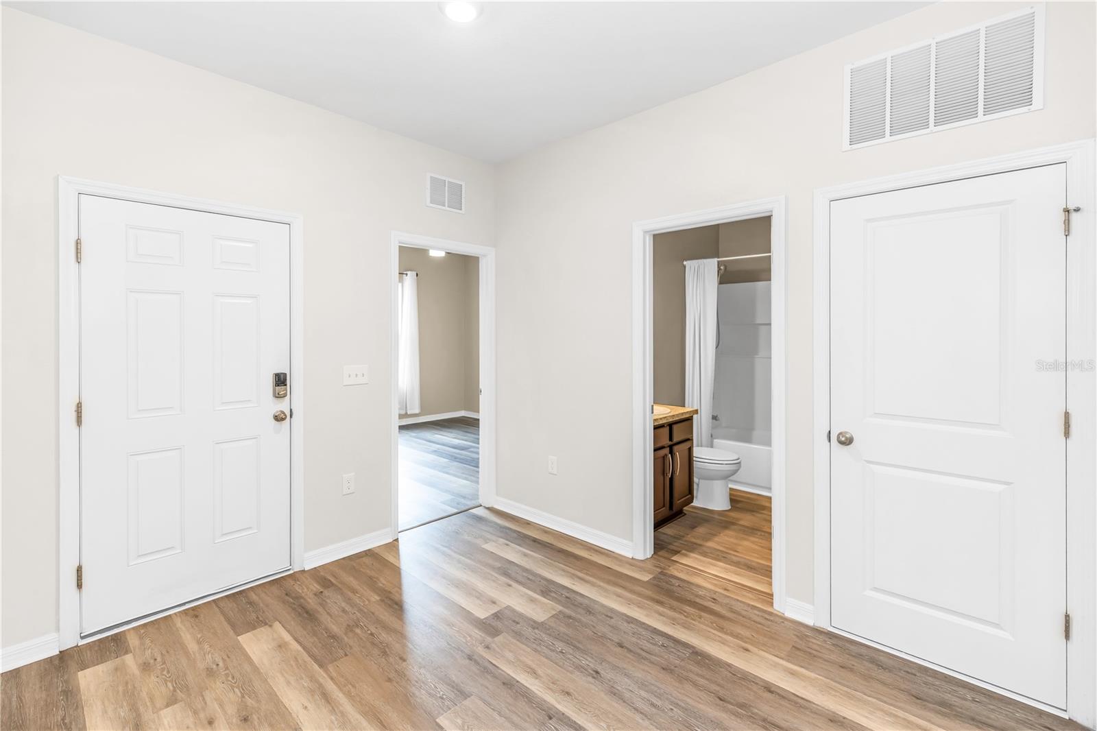 COASTAL WOODS UN B1 - Residential