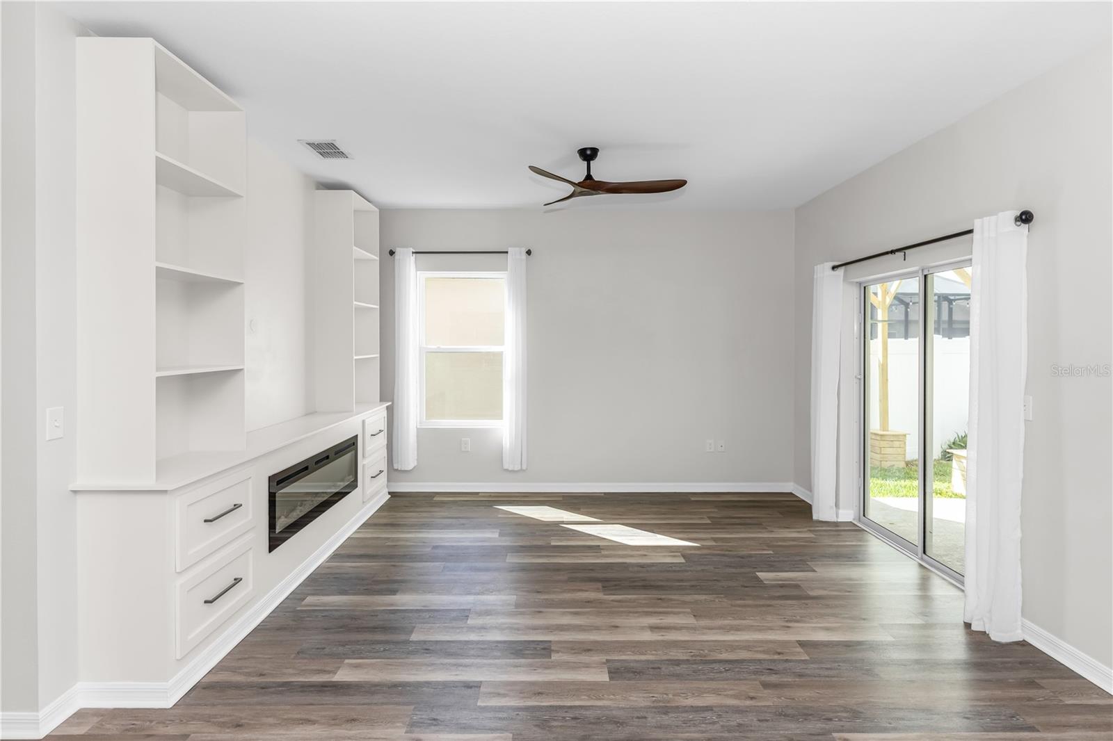 COASTAL WOODS UN B1 - Residential