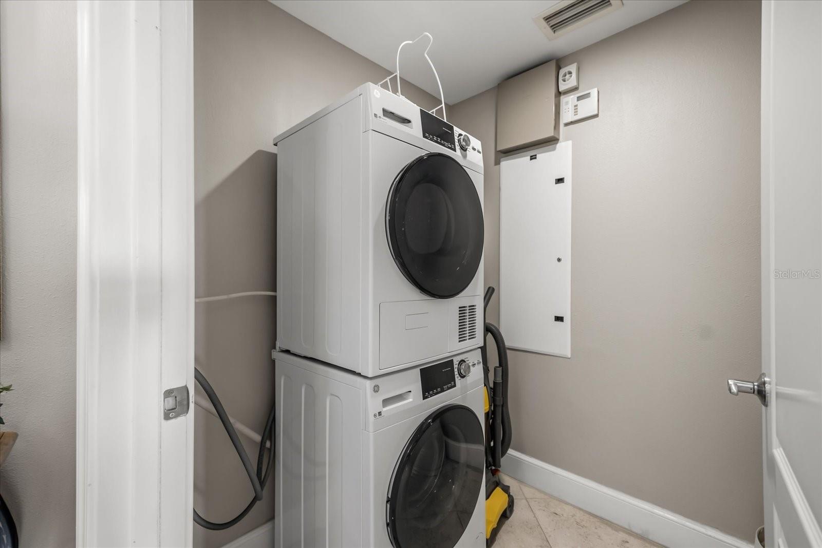 REUNION GRANDE CONDO - Residential