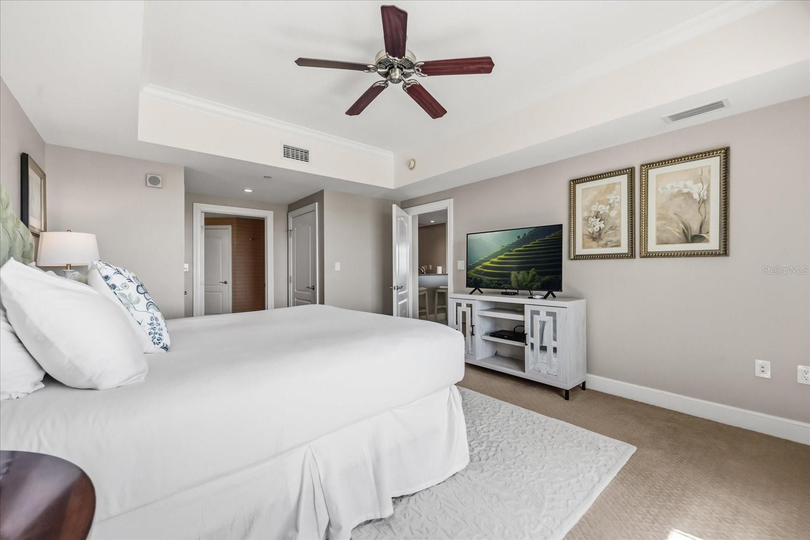 REUNION GRANDE CONDO - Residential