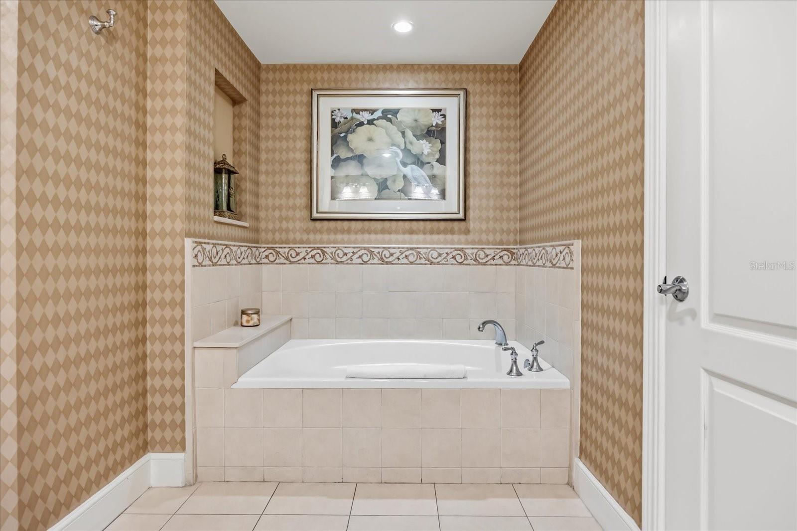 REUNION GRANDE CONDO - Residential