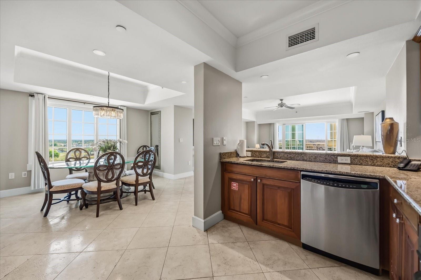 REUNION GRANDE CONDO - Residential