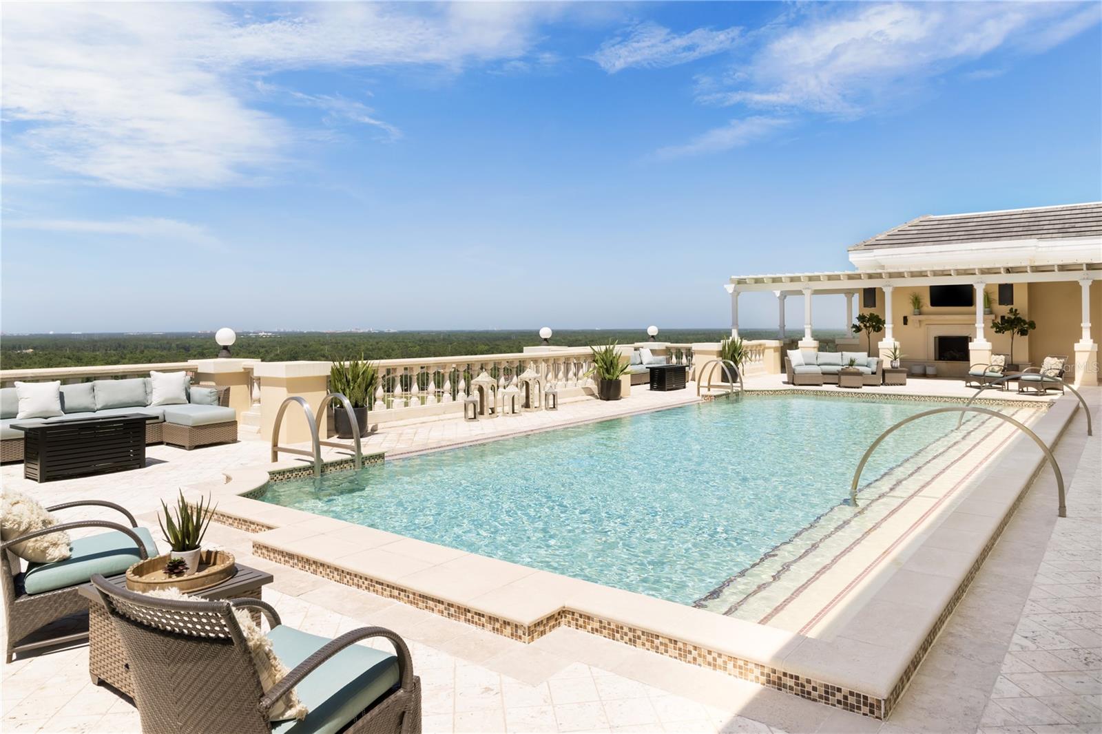 REUNION GRANDE CONDO - Residential