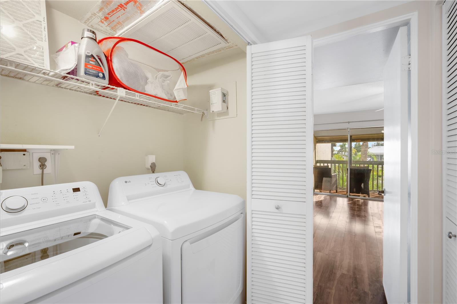 ANCHOR POINT - Residential Lease