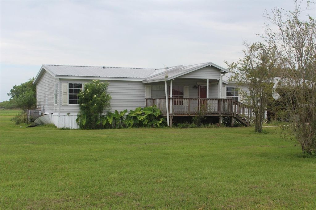 Photo of 12007 Old Lakeland Highway, Dade City, FL 33525 (MLS # TB8372037)