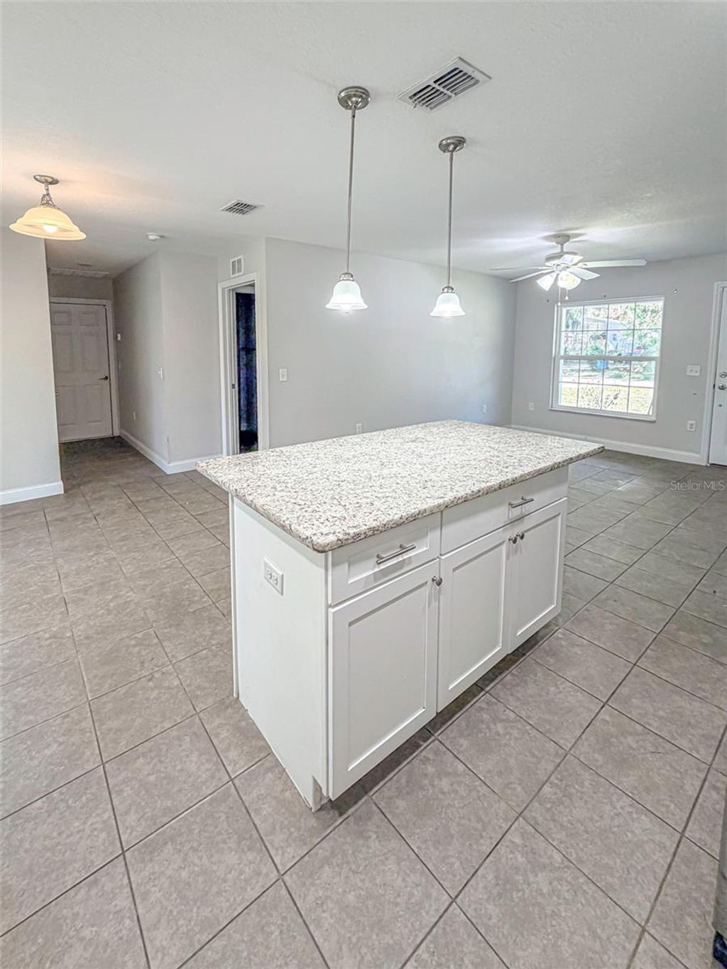Photo of 406 8th Street SE, Fort Meade, FL 33841 (MLS # L4960476)