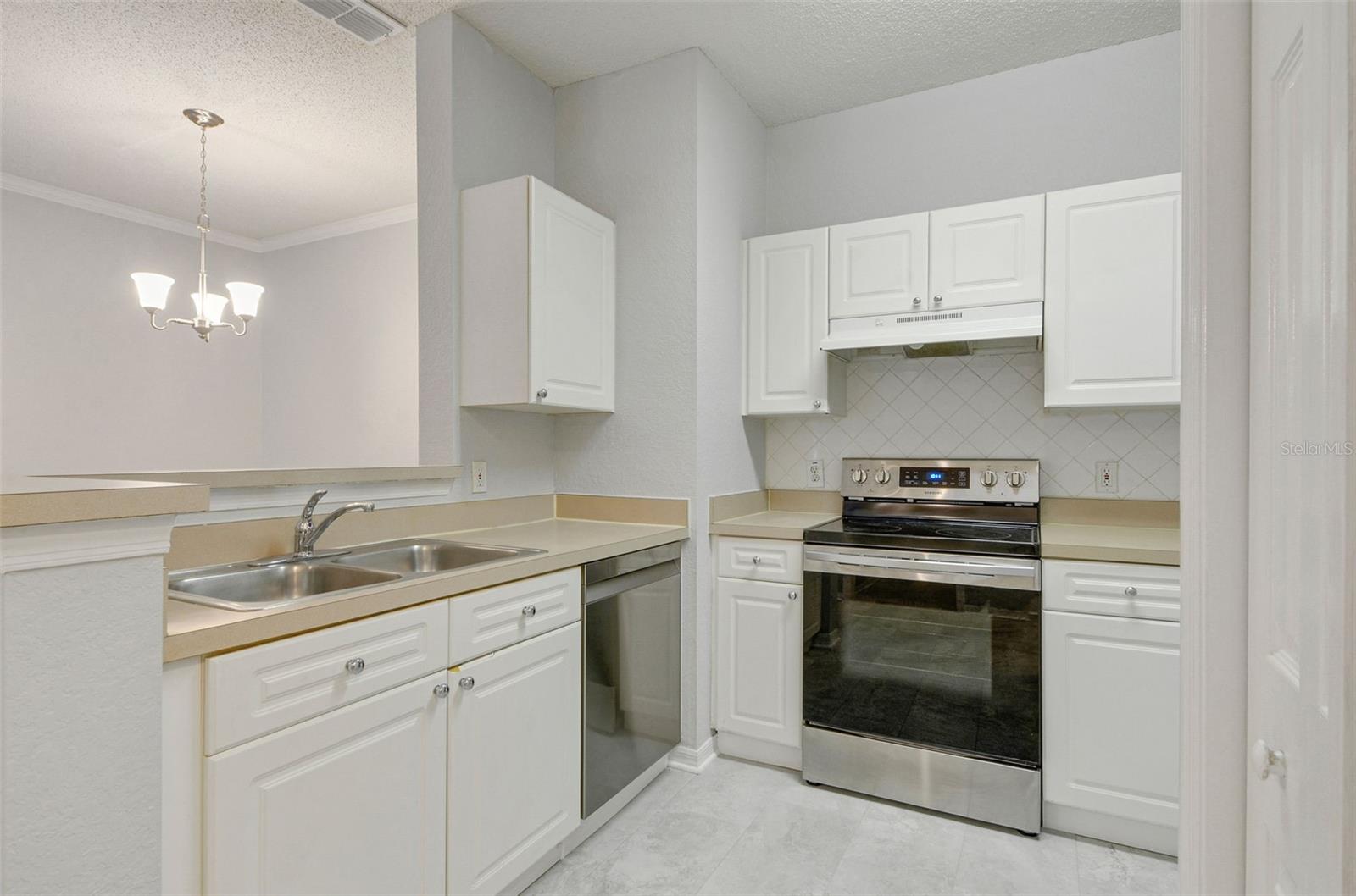 THE ENCLAVE AT RICHMOND PLACE - Residential Lease