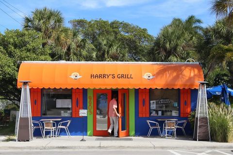 A home in ANNA MARIA