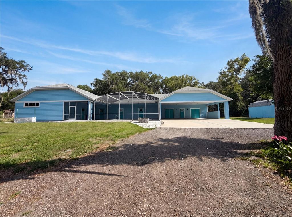 Photo of 2700 Westside Drive, Leesburg, FL 34748 (MLS # O6409123)