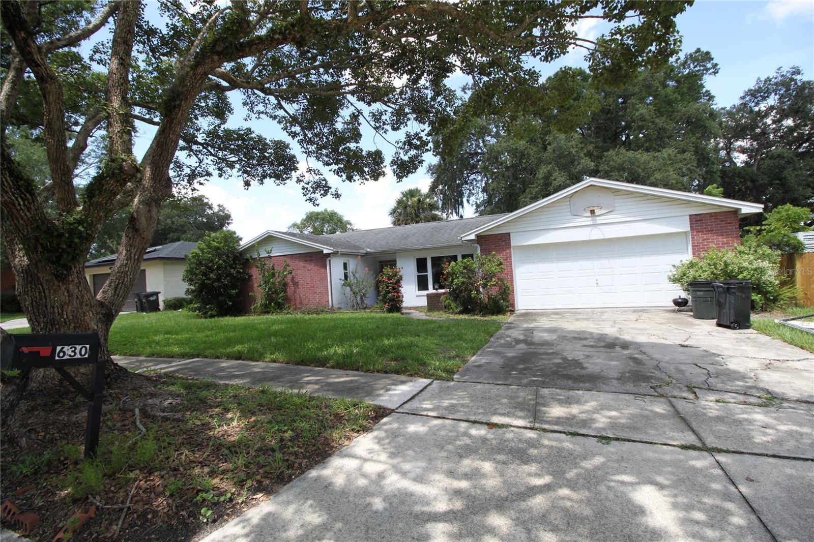 INVESTER SPECIAL! Located in a sought after community of Spring Oaks