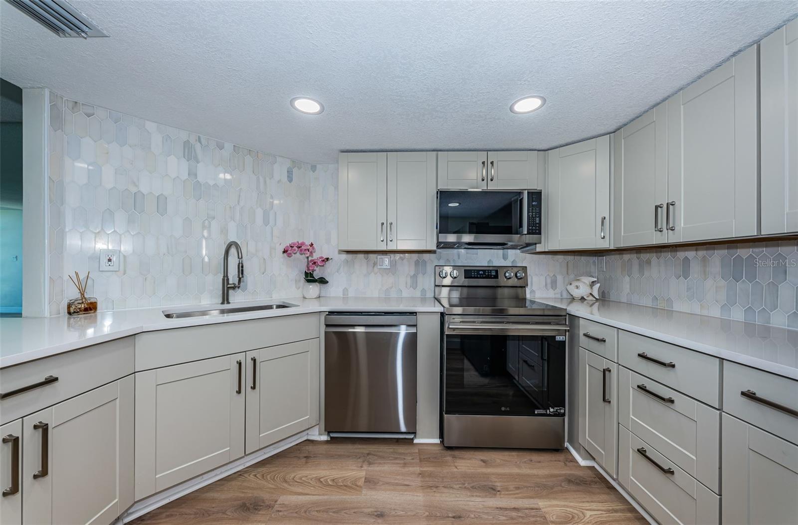 BAY ISLAND GROUP 1 - Residential