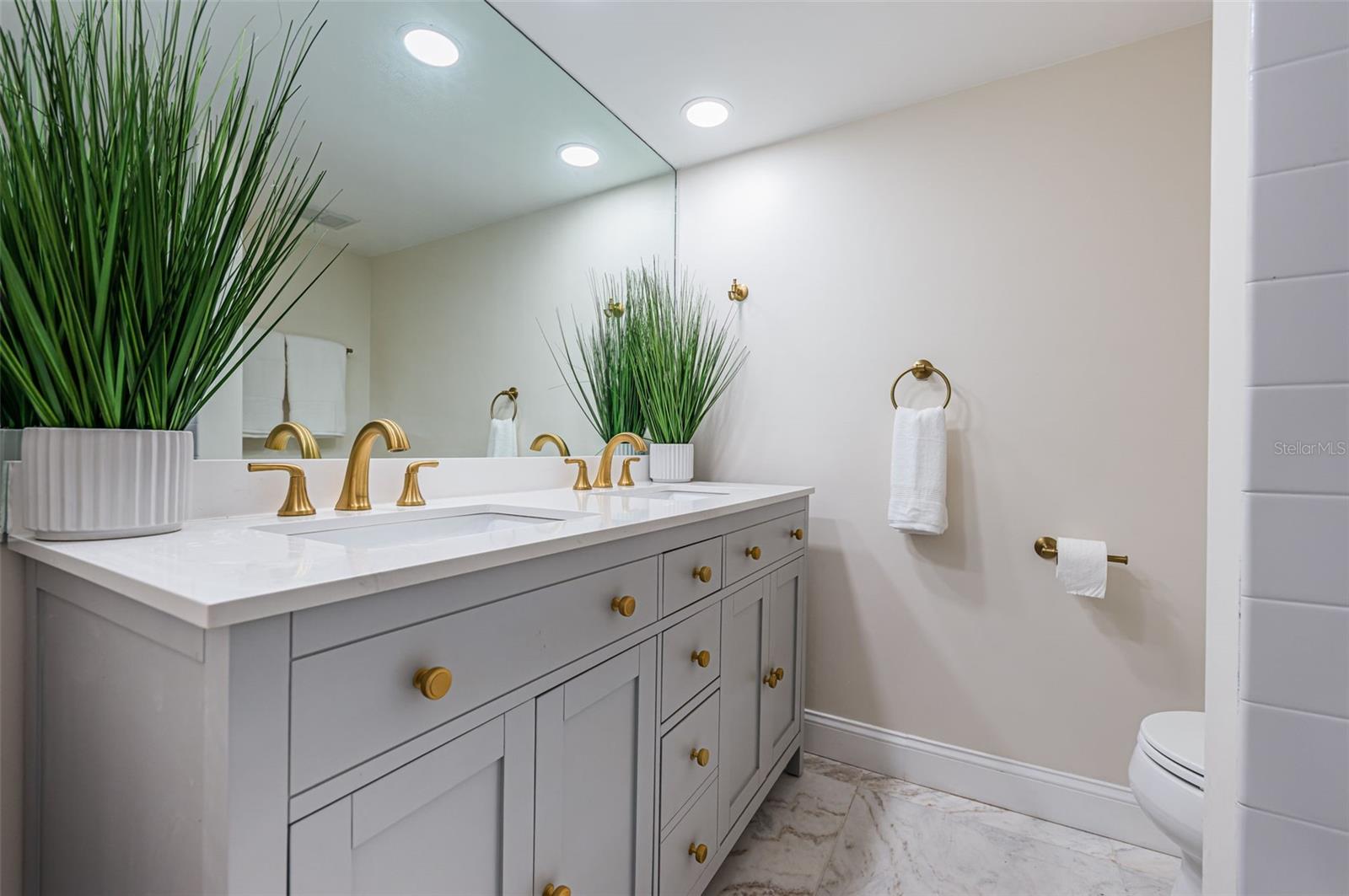 BAY ISLAND GROUP 1 - Residential