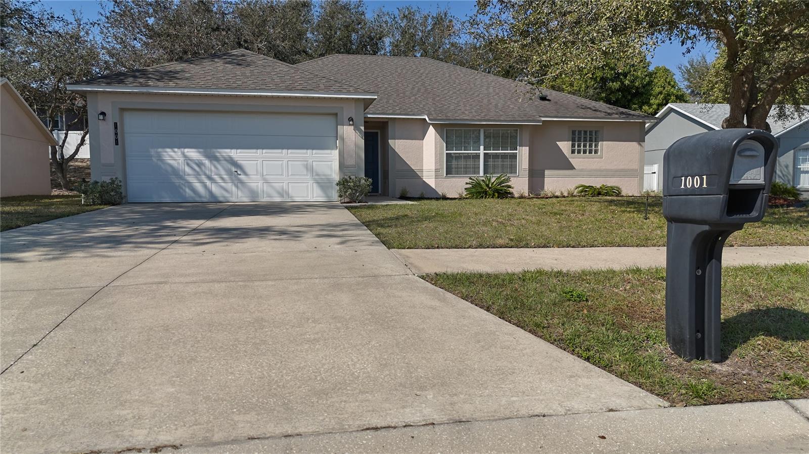 1001 WILLOW RUN ST.