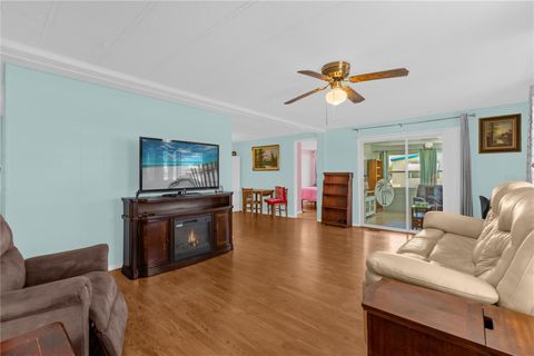 Tiny photo for 113 Tropical Lane, Leesburg, FL 34748 (MLS # G5112606)